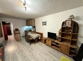 Résidence Les Quatres Saisons - Appartement à l'entrée du Village de Corrençon, départ des navettes gratuites au pied de la résidence MAE-4004