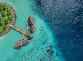 JW Marriott Maldives Kaafu Atoll Island Resort, hotel v Male City