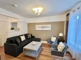 Large Family-Friendly 2BD Glastonbury Retreat, Sleeps 5
