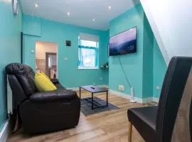 2Bed Mid Terrace Close To Station