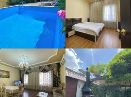 LARGE 5 BEDROOM LUXURY VILLA, отель в Ереване