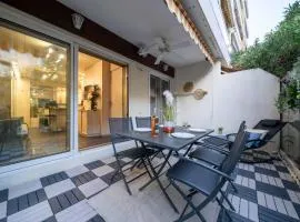 Ciel d Azur avec terrasse en plein centre près de la Croisette
