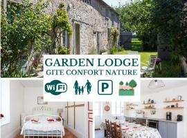 LE GARDEN LODGE - RANDO ESCALADE - Séminaires - Séjour en Famille - Jardin - Parking - Wifi ! OFFRE SPECIALE、Achères-la-Forêtのホテル