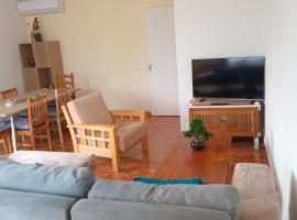 Appartement F4 Kone centre Tel 7O 55 O8, хотел в Коне