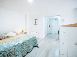 Tierra Mayor, Amplio monoambiente con cama King, cerca del centro