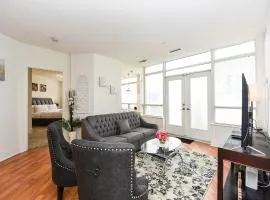 Amazing 2BR & 2BTH - Near Square One Mall