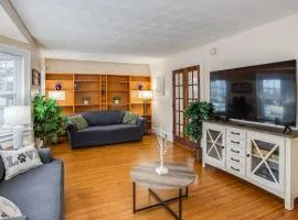 Charming Steps to Strong UofR near Airport Downtown RIT