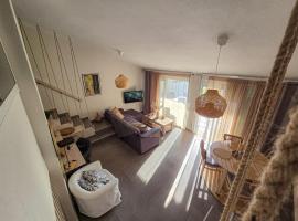 The Willow House, hotel sa Fourka