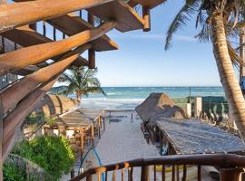 Playa Canek Beachfront Eco Hotel, hotell i Tulum
