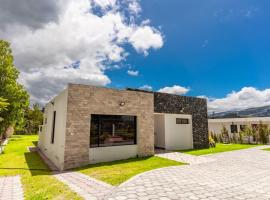 Holiday Villa near Quito, ξενοδοχείο σε Tabacundo