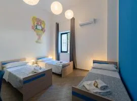 Cortile dei Giusti - Combo Guesthouse, guest house in Palermo