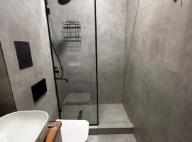 Тихий Замок, hotel Biskekben