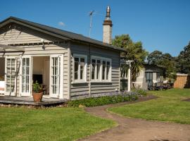 Taimana Beach Front, Surfdale，位于Waiheke Island的酒店