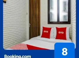 Super OYO 90828 Ara Guest House