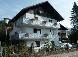 Haus Marisa Ferienwohnungen, hotel v destinaci Aflenz Kurort