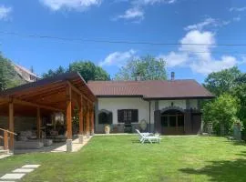 Peaceful Mountain Retreat - private guest house