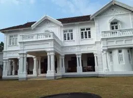 Villa De Zoysa