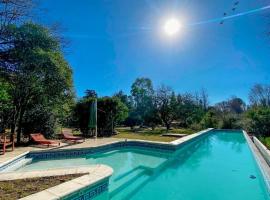 Puesto de Montaña - Casa con pileta privada, hotel in Los Hornillos