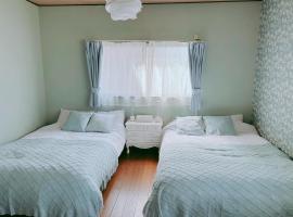 Airportside Chillhouse, golf hotel in Toyonaka
