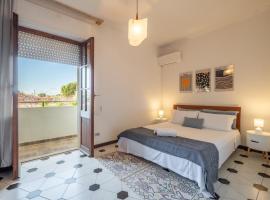 Big Beach Villa S Andrea- Privat Parking-Netflix-Self Ck -450m From the beach, hotel in Quartu SantʼElena