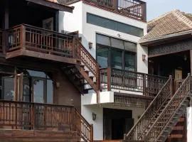 Akara House Sukhothai - Luxury Riverside Residence