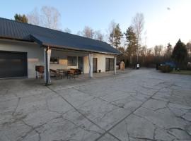 Letnia Oaza "Forsycja", hotel in Sobienie Jeziory