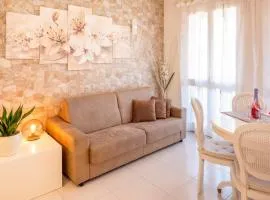 Elena Apartment - Free Secure Parking - Center - Pool - View Lake