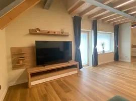 Klamora House