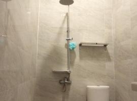 Homestay Omah, hotel v destinaci Tabanan