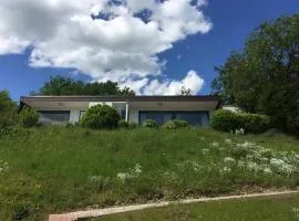 Idyllisch Wohnen im Weserbergland - Bungalow mit phantastischer Aussicht für 4 Personen