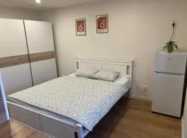 Simple & Stylish Studio