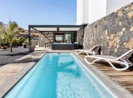 Villa La Tabaiba- Bright open spaces, private & heated pool
