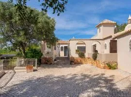 Villa with Bio pool 4 ensuite Bedrooms, private Swimming pool and beautiful gardens