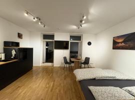 Modernes Serviced Apartment Wohnglück 1, hotel v destinaci Ansbach