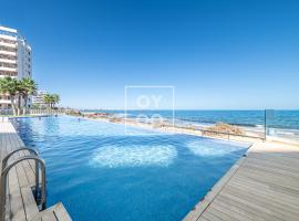 Infinity Blue Luxury Flat by OYOOSTAYS, hotel in Torrevieja