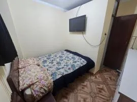 HOSPEDAJE ALVARADO - Matrimonial - 103 - Bueno Bonito y Barato