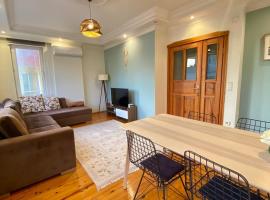 Alanya merkezde denize 100mt 2+1, hotel que acepta mascotas en Alanya