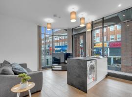 New Modern Apartment near Heathrow Airport, hotel v destinaci Yiewsley