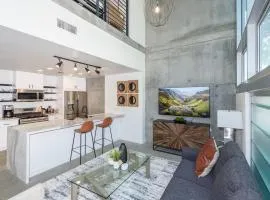 King Size Luxury Loft Petco-Park-Downtown SD