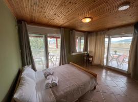 Flegra Rooms, hotel v destinaci Skála Foúrkas