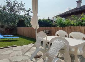 alloggio in centro con giardino, hotel in Sampeire
