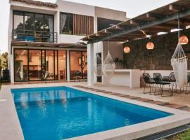 Celina beach house en Manzanillo, villa en Manzanillo