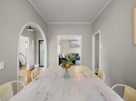 Charming 3 Bedroom Family Home Pet Friendly, hotel v destinaci Hamilton