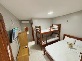 Hotel Calleb, alojamento com cozinha em Presidente Figueiredo