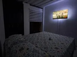 Apartamento Con Entrada independiente, 2 Habitaciones y 1 Baño