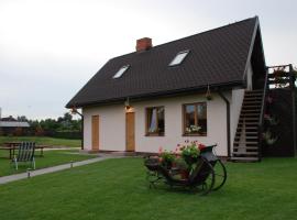 Brīvdienu Māja Riekstnieki, hotel with parking in Plieņciems