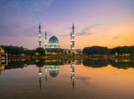 D'Kayangan Shah Alam Spacious Fully Air-Con 12 PAX VILLA