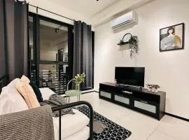 3BR-2Bath-Sea & City View New Condo in Georgetown 10pax