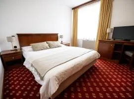Hotel Zvezda