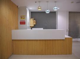 Hotel Elegant inn, hotel poblíž Letiště Surat - STV, Surat